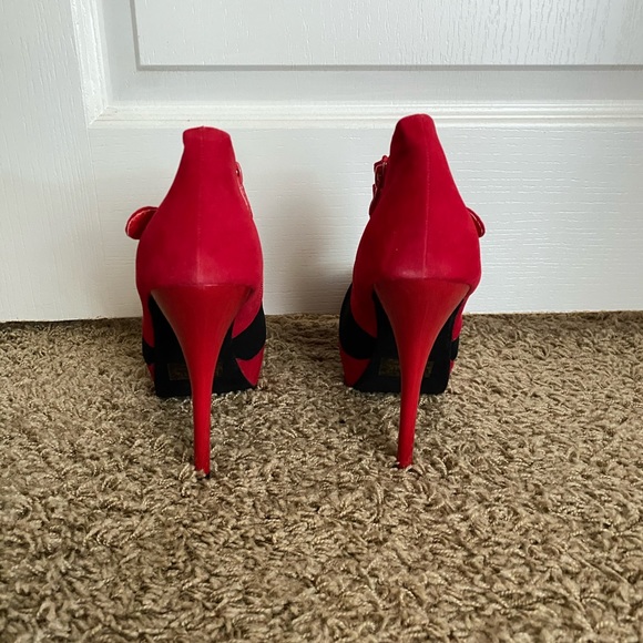 Red and black platform heels - Picture 2 of 6